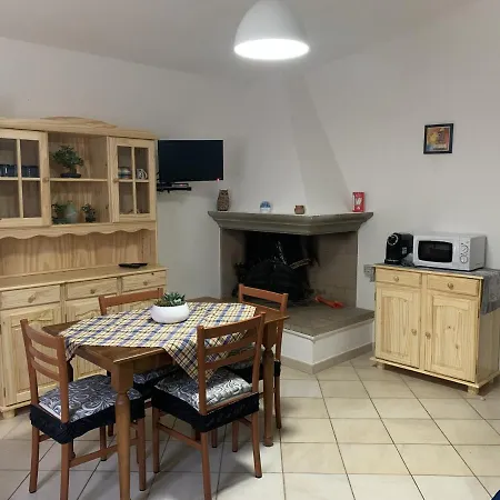 Casa Di Campagna Vicino Al Mare דירה
